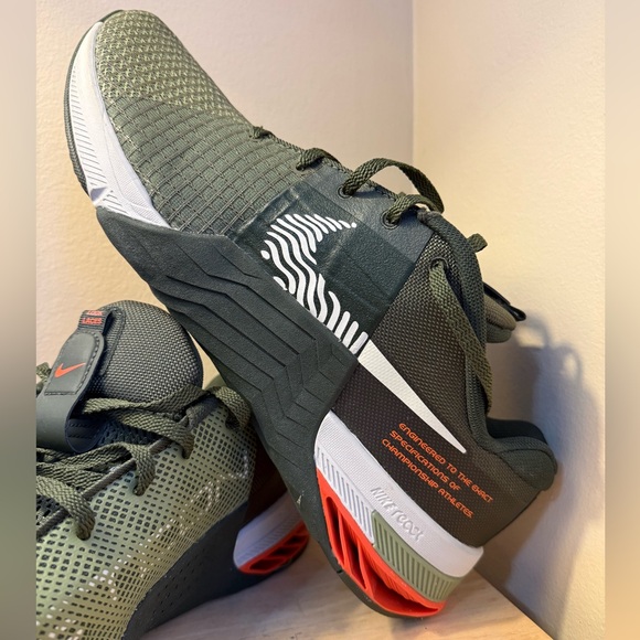 Nike Metcon Training Shoes Men’s Size 13 DO9328-301 Gym CrossFit Olive - Picture 2 of 10